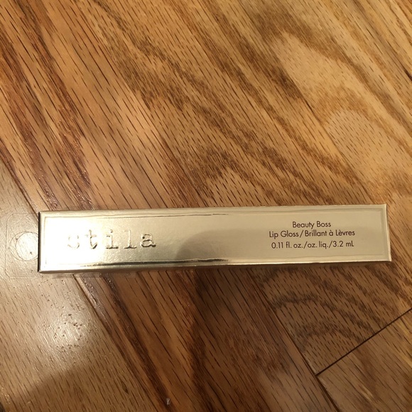 Stila lipgloss - Picture 1 of 5